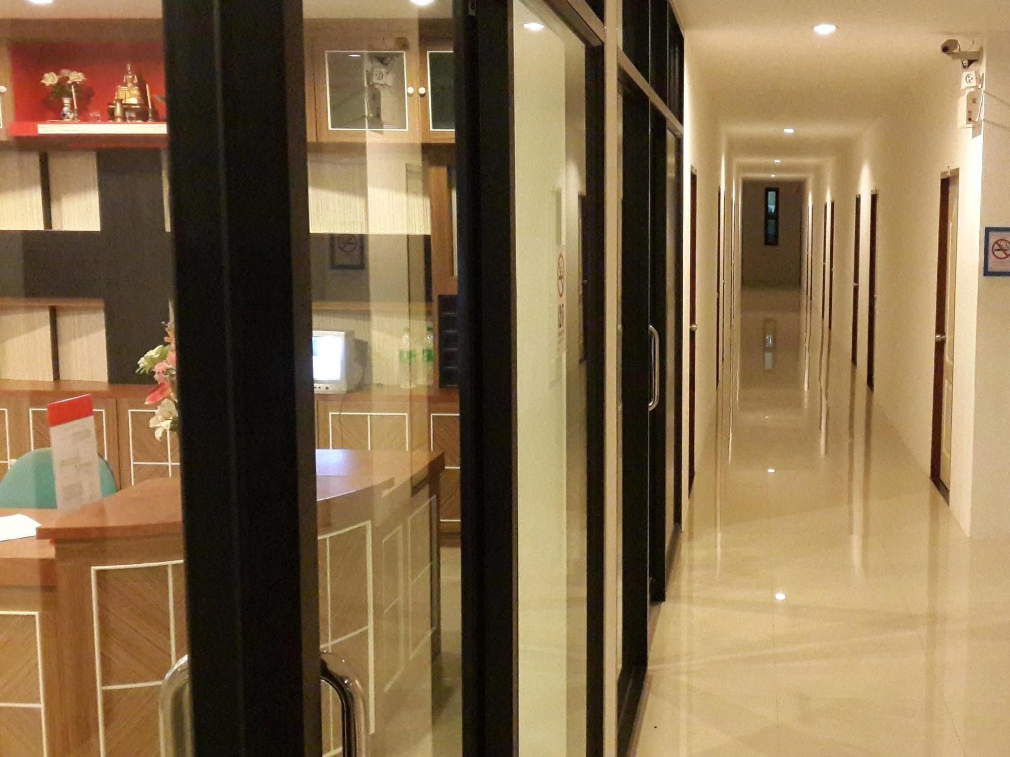 Apartamento Phuthara Mansion Phuket Exterior foto
