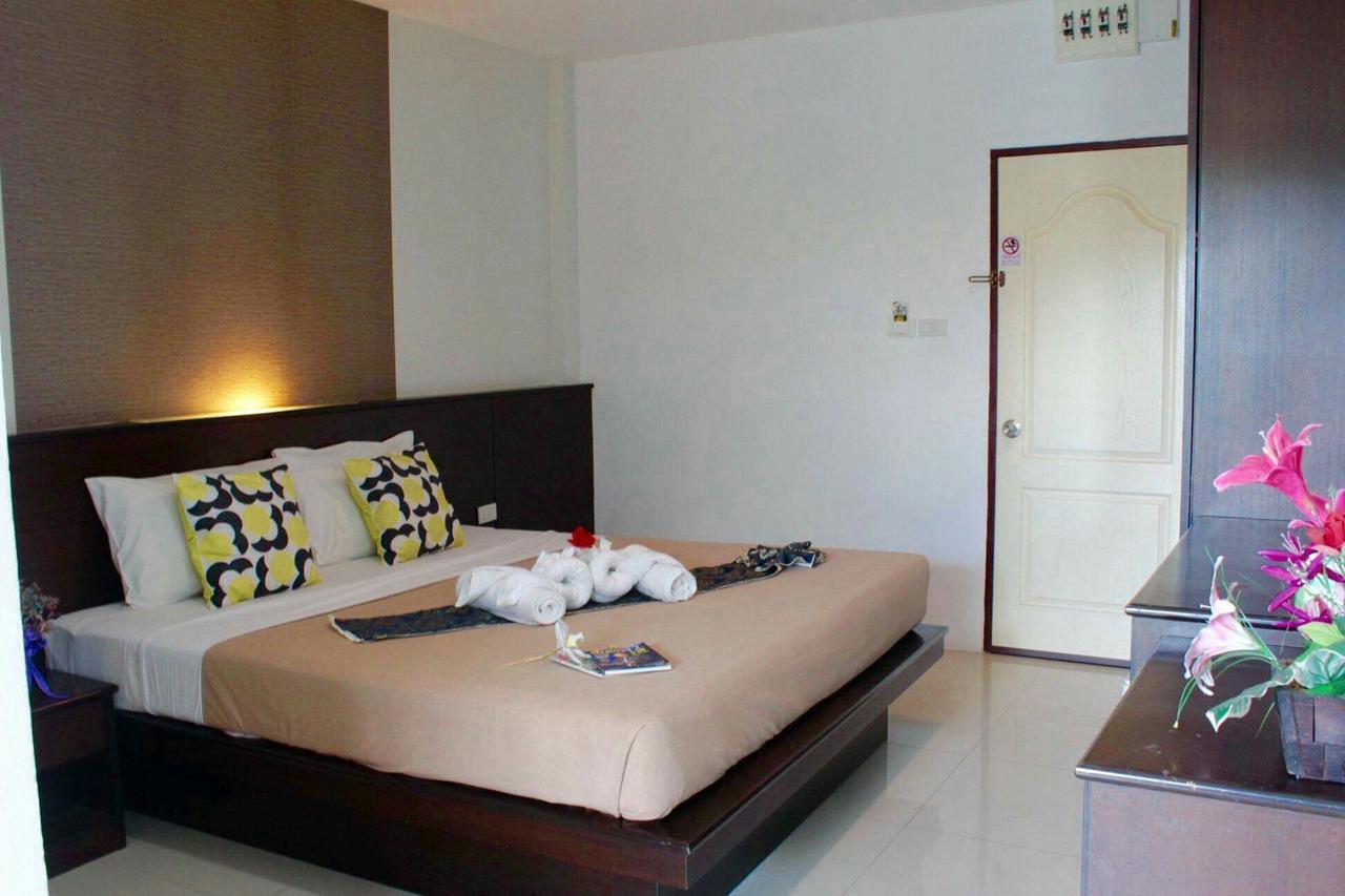 Apartamento Phuthara Mansion Phuket Exterior foto